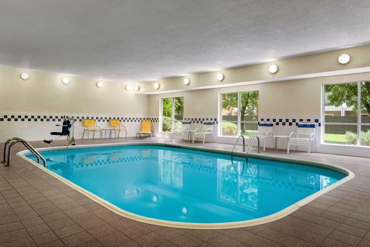 Baymont By Wyndham Tulsa Hotell Exteriör bild